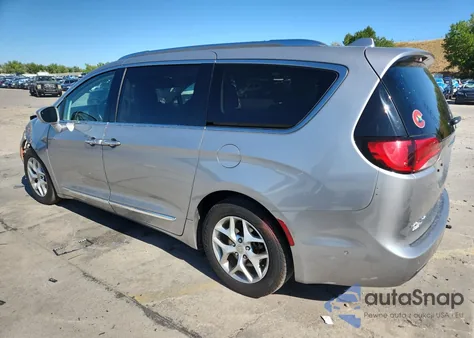 2017 Chrysler Pacifica Touring L Plus z USA, uszkodzony, nr VIN 2C4RC1EG0HR556045